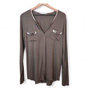 Maurices long-sleeve t-shirt womens Medium taupe v-neck pocket
